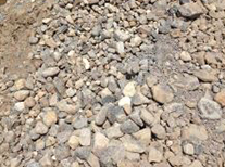 Chieftain-2200-Feed-material Sand and gravel feed material for a Chieftain 2200 screen
